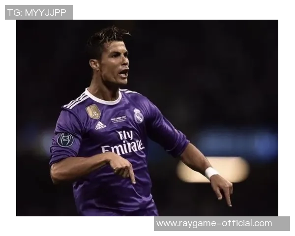 英超激战曼联逆转皇马争议判罚引发全场热议