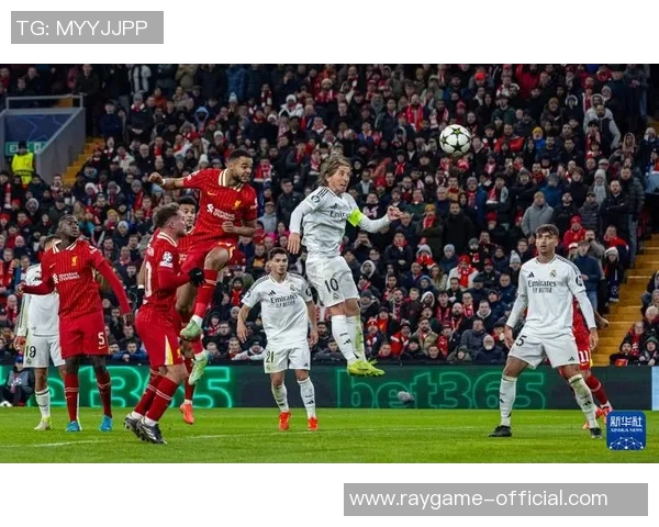 国王杯惊天冷门皇马狂胜利物浦4-0引发全场震惊